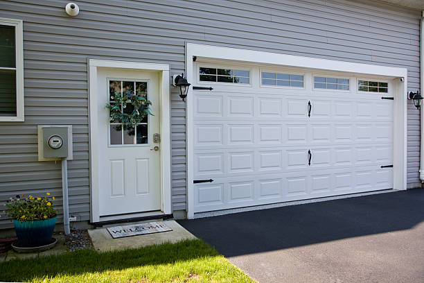 24/7 Emergency Garage Door Panel Replacement experts in Yelm, WA